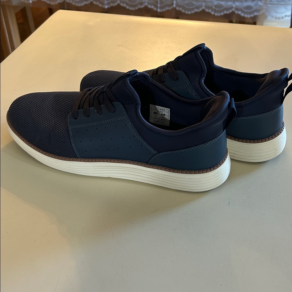 Size 13 Navy Blue Casual Sneakers